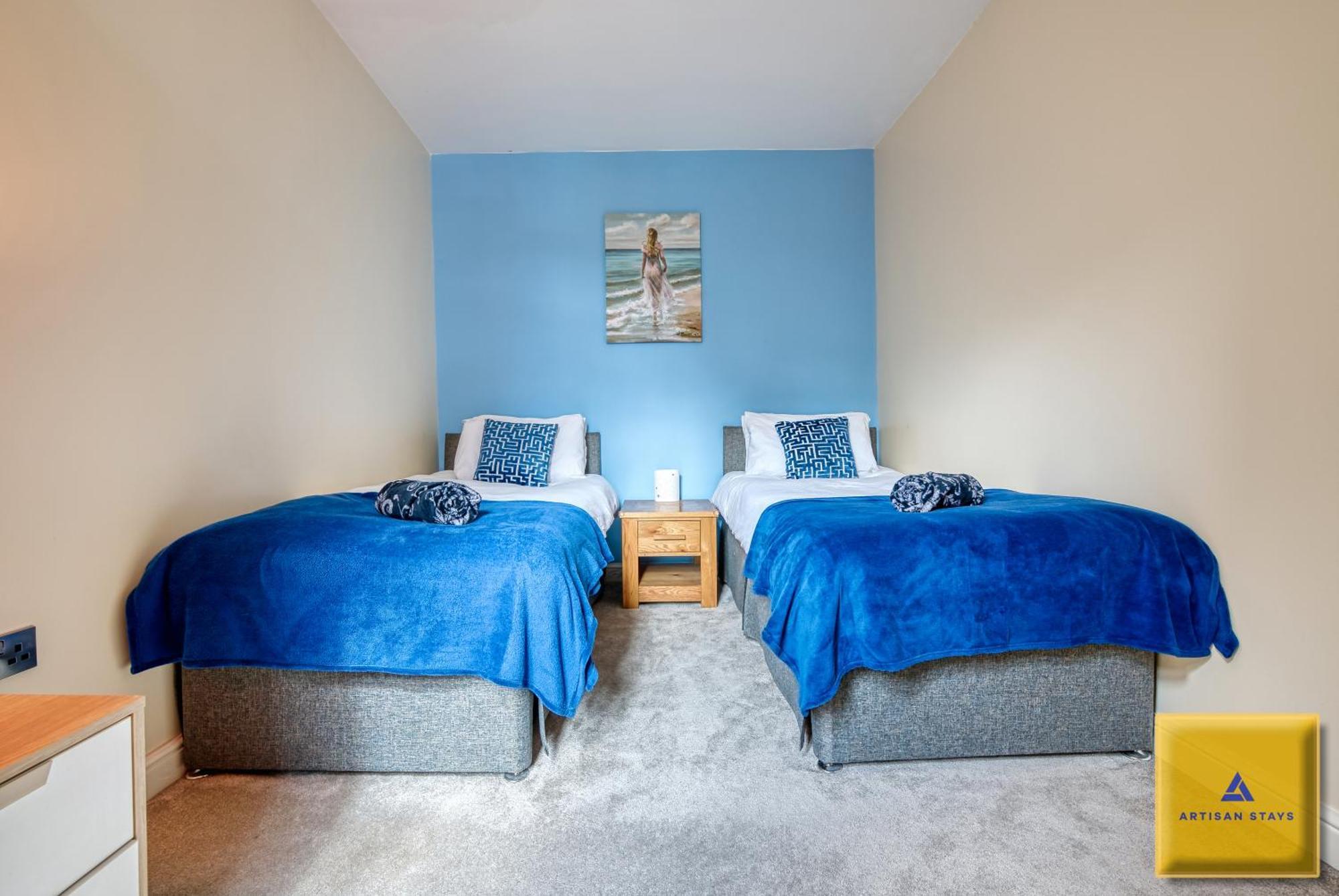 NEC Family Haven: Spacious 4-Bedroom with Airport Proximity Coventry Exterior photo